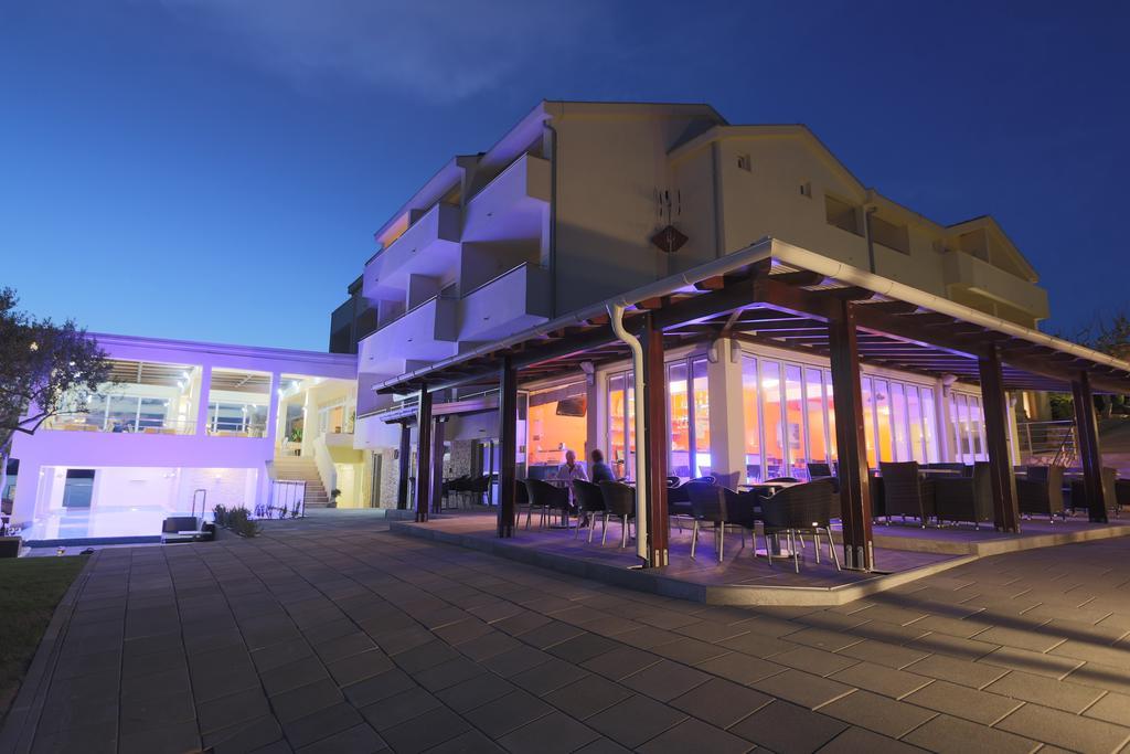 Hotel Vila 4M Ражанац Экстерьер фото